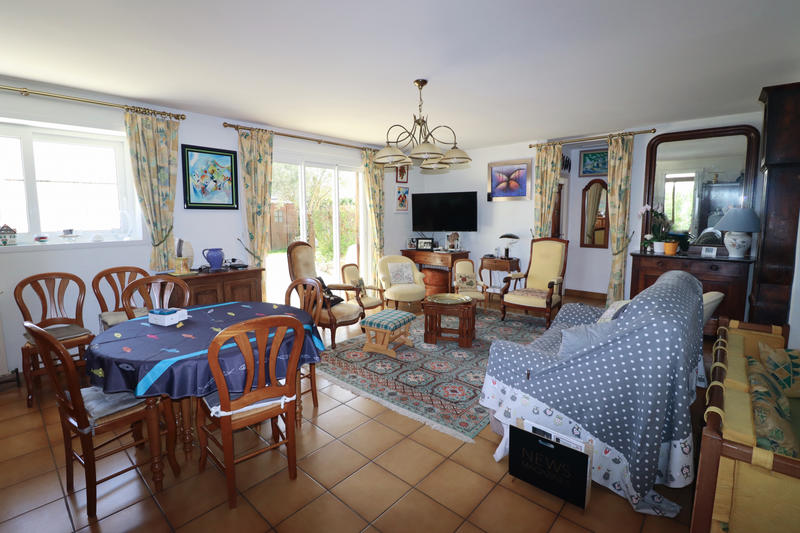 Maison - 220 m² - 12 pièces