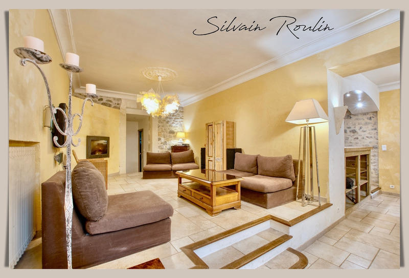 Maison - 320 m² - 8 pièces