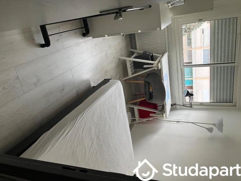 Chambre - 9 m² - 1 pièce