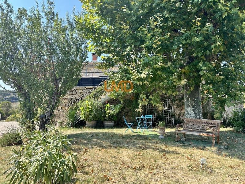 Mas - 244 m² - 8 pièces