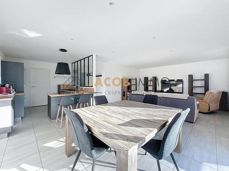 Maison - 94 m² - 4 pièces