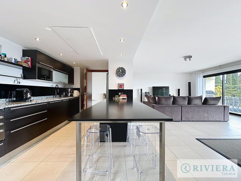 Maison - 203 m² - 5 pièces