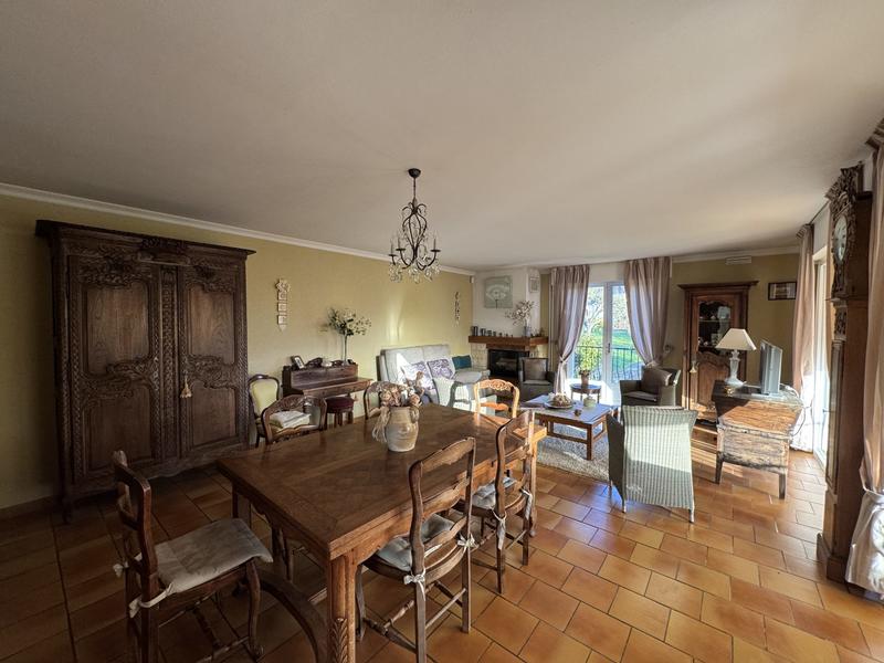 Maison - 185 m² - 7 pièces