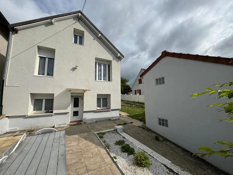 Maison - 110 m² - 6 pièces