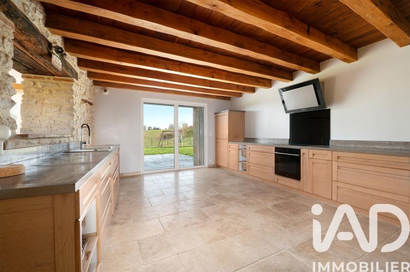 Maison - 324 m² - 5 pièces