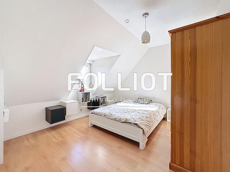 Maison - 140 m² - 8 pièces