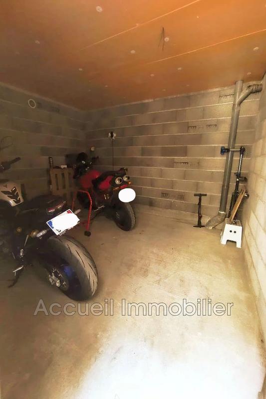 Maison - 270 m² - 14 pièces