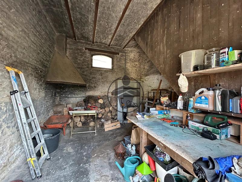 Maison - 202 m² - 8 pièces