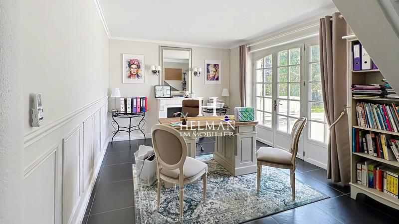 Maison - 344 m² - 12 pièces