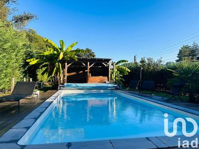 Maison - 183 m² - 8 pièces