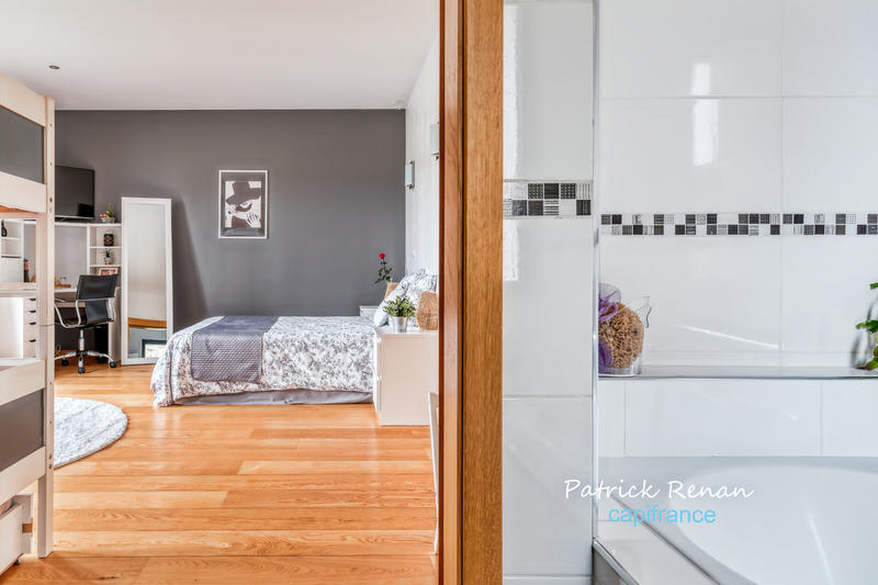 Maison - 439 m² - 8 pièces