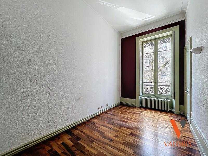 Appartement - 183 m² - 6 pièces