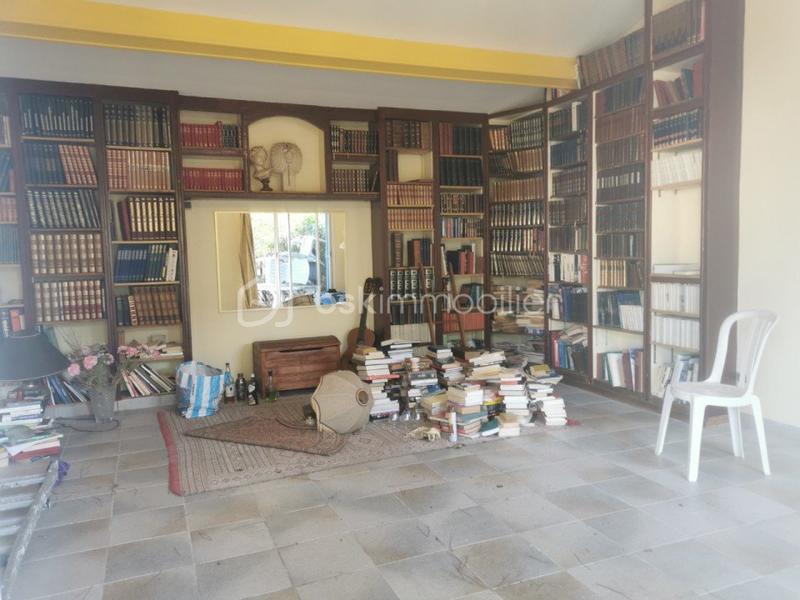 Maison traditionnelle - 250 m² - 7 pièces