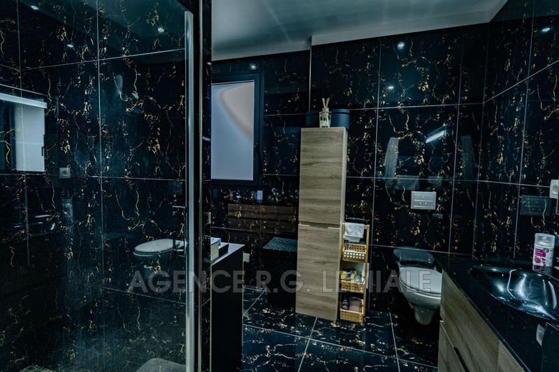 Maison - 190 m² - 10 pièces