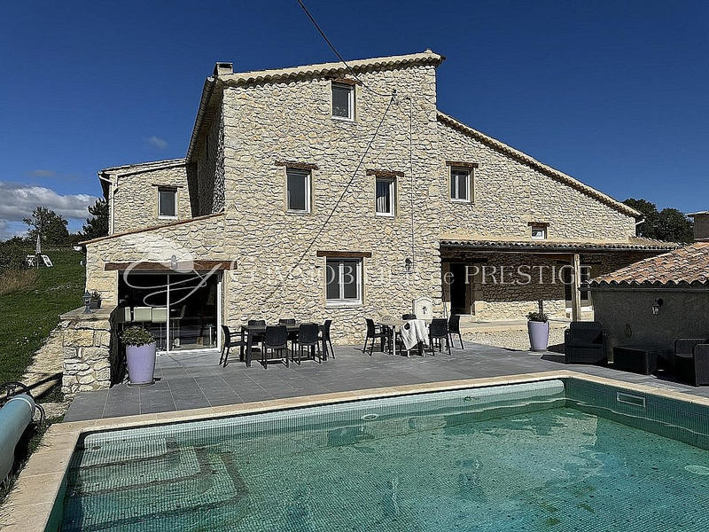 Mas - 403 m² - 12 pièces