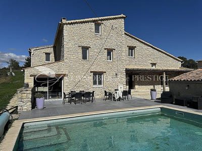 Mas - 403 m² - 12 pièces