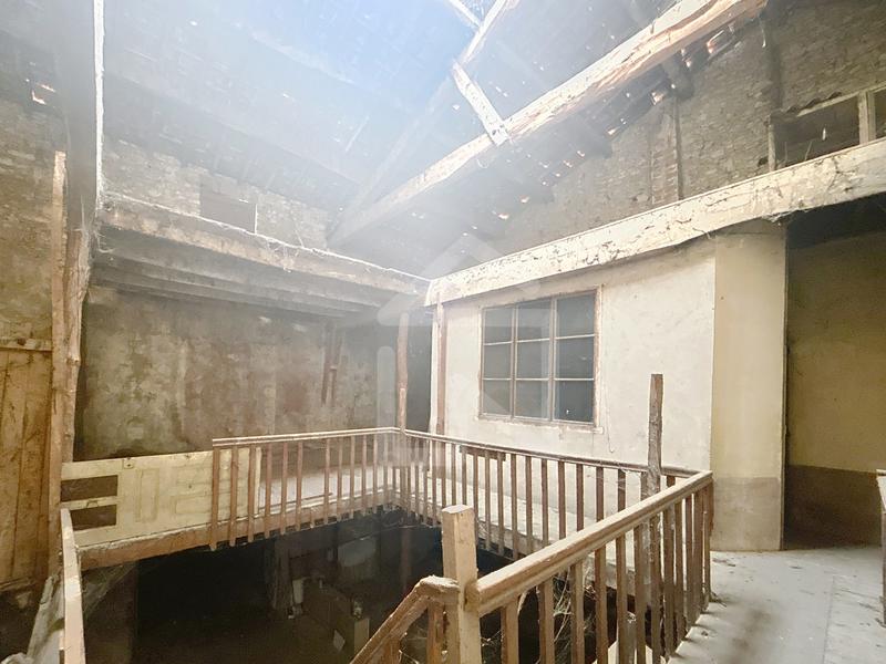 Maison ancienne - 191 m² - 6 pièces