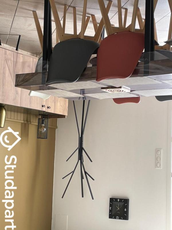 Chambre - 9 m² - 1 pièce