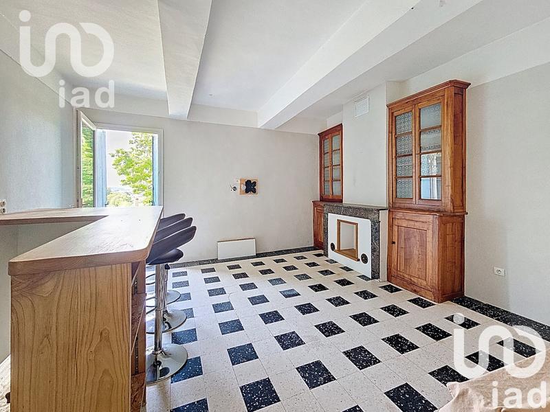 Maison - 196 m² - 5 pièces