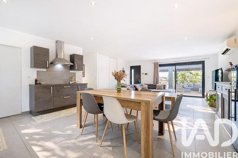 Maison - 90 m² - 5 pièces