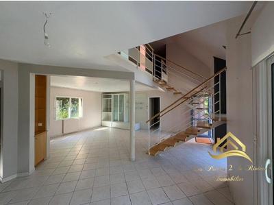 Maison - 160 m² - 7 pièces