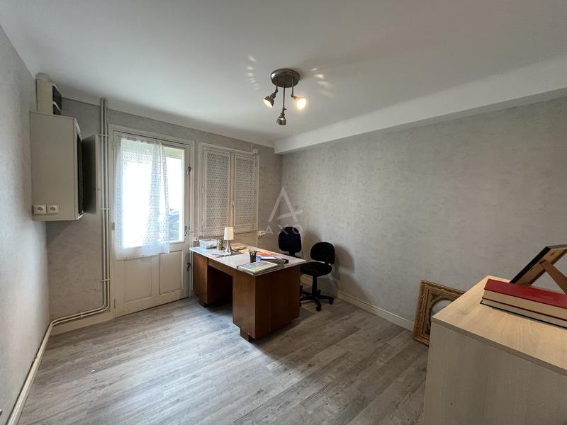 Maison - 195 m² - 7 pièces