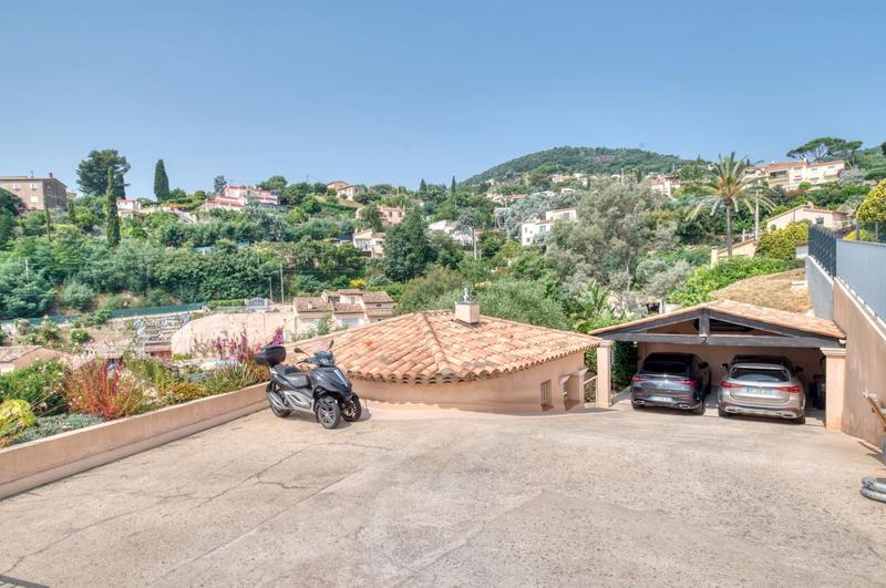 Villa - 221 m² - 5 pièces