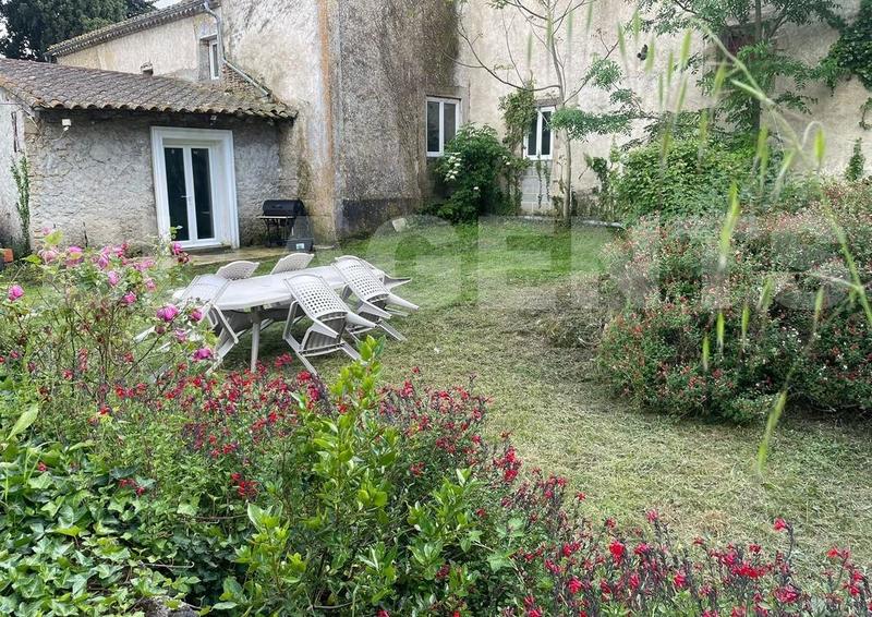 Maison - 650 m² - 20 pièces