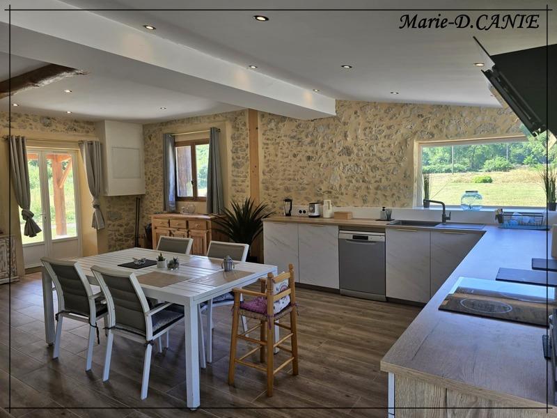Maison - 160 m² - 6 pièces