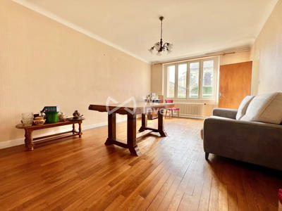 Maison traditionnelle - 114 m² - 4 pièces