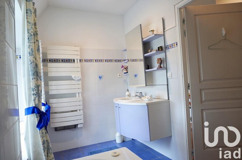 Maison - 168 m² - 8 pièces