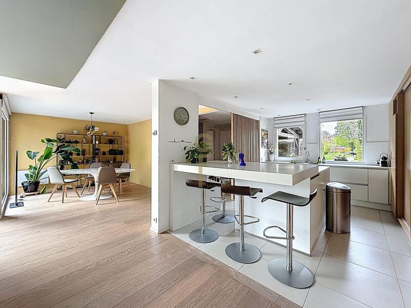 Maison - 167 m² - 6 pièces