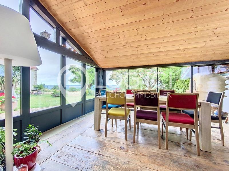 Maison - 220 m² - 8 pièces