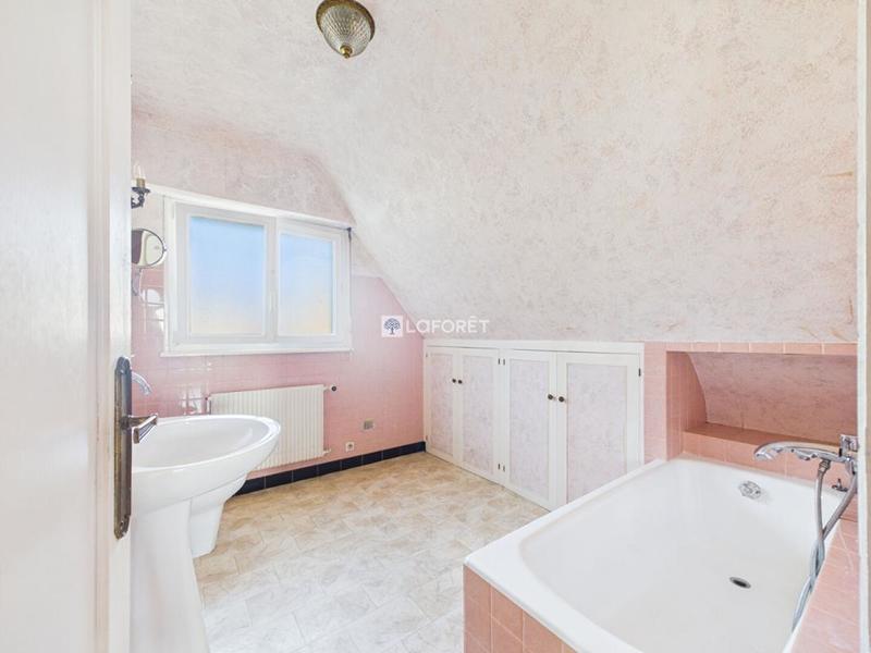 Maison - 138 m² - 6 pièces