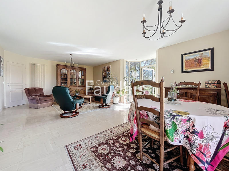 Maison - 171 m² - 6 pièces