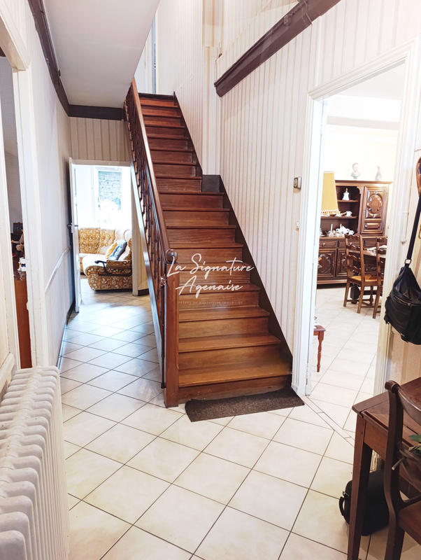 Maison - 248 m² - 8 pièces