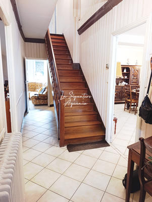 Maison - 248 m² - 8 pièces