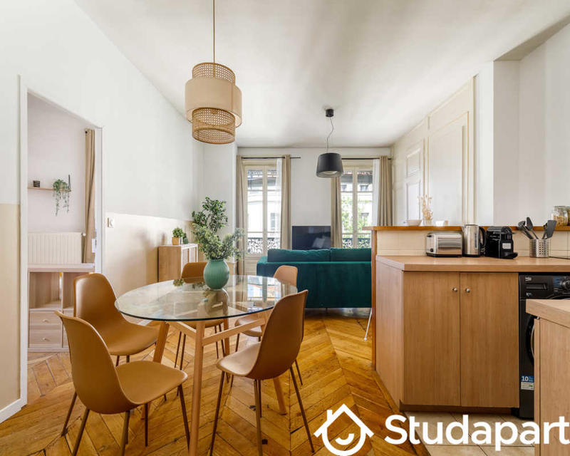 Chambre - 120 m² - 1 pièce