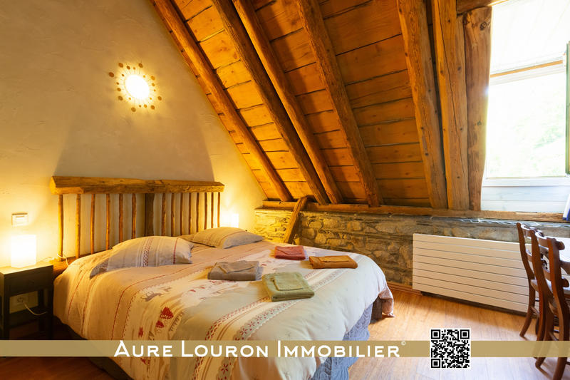 Maison - 196 m² - 7 pièces