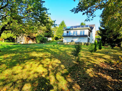 Maison - 180 m² - 5 pièces