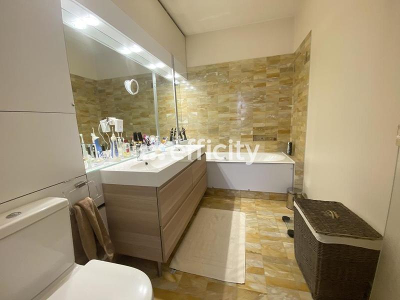 Appartement - 111 m² - 4 pièces