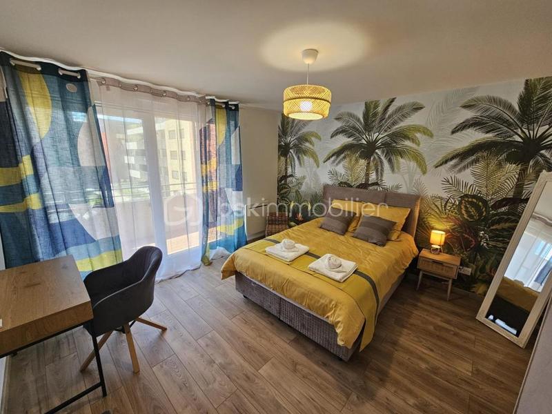 Appartement - 100 m² - 5 pièces