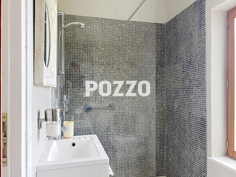 Maison - 234 m² - 7 pièces