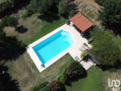 Maison - 195 m² - 6 pièces