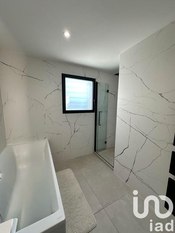 Maison - 236 m² - 8 pièces