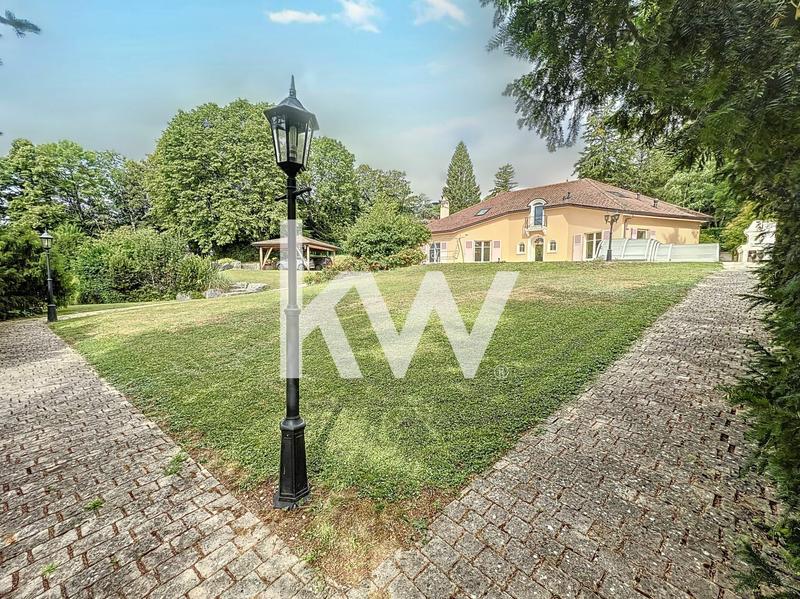 Villa - 548 m² - 22 pièces