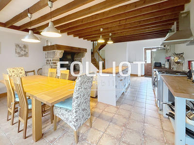 Maison - 186 m² - 7 pièces