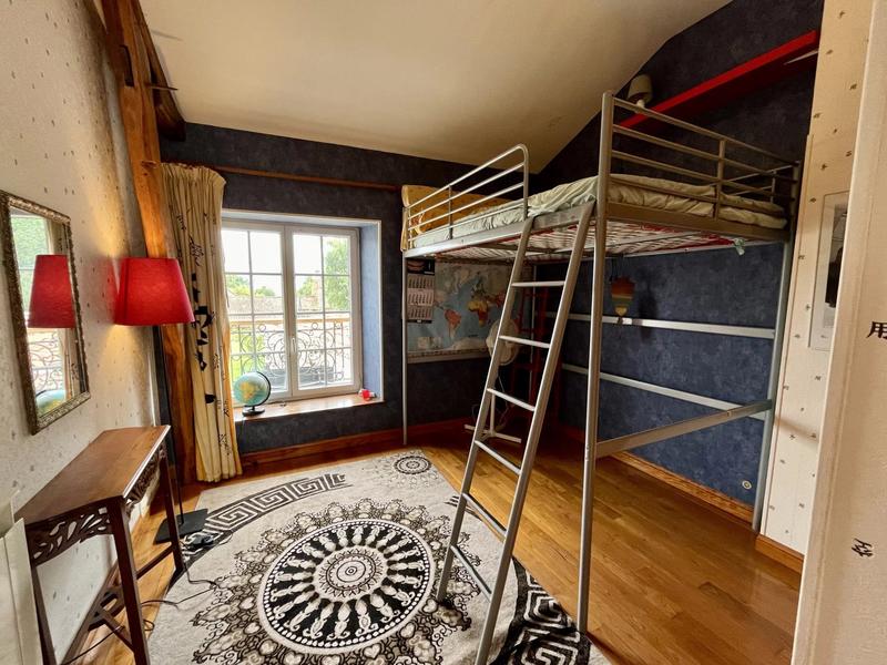 Maison traditionnelle - 248 m² - 10 pièces