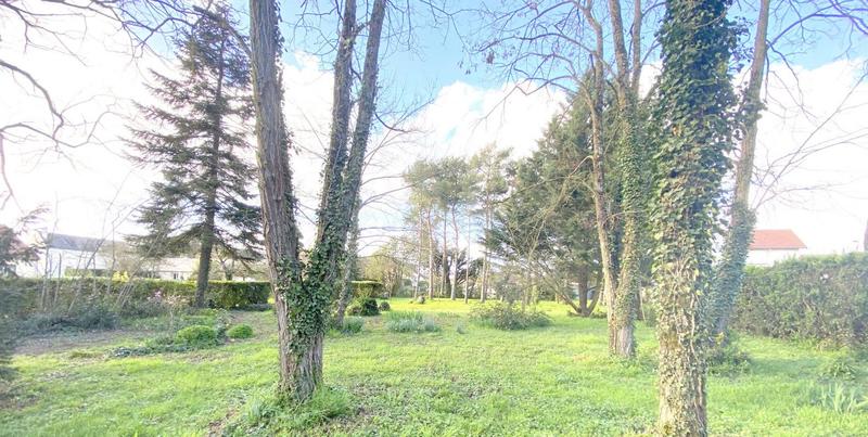 Terrain constructible - 2 064 m²