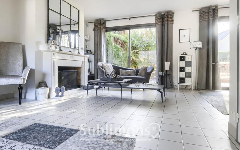 Maison traditionnelle - 163 m² - 8 pièces